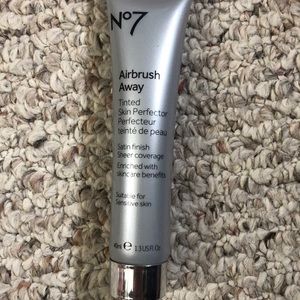 N°7 Foundation *Medium*